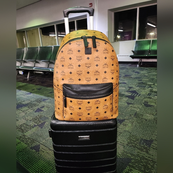 Authentic MCM LEATHER CLASSIC BAGPACK. - Picture 3 of 9